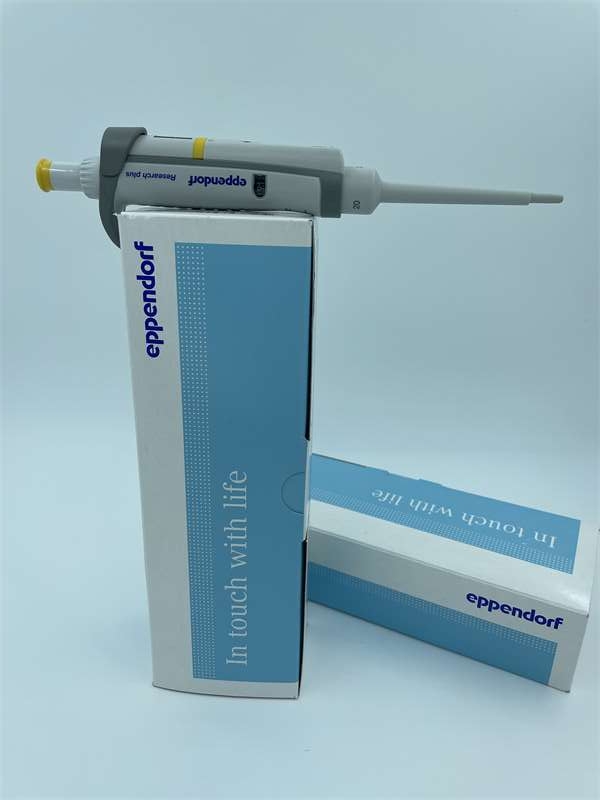 Eppendorf Research® plus 基本型 单道, 可调量程 100 – 1,000 µL, 蓝色 不带 epT.I.P.S.® Box